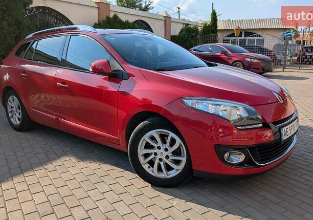 Красный Рено Меган, объемом двигателя 1.46 л и пробегом 187 тыс. км за 9500 $, фото 26 на Automoto.ua