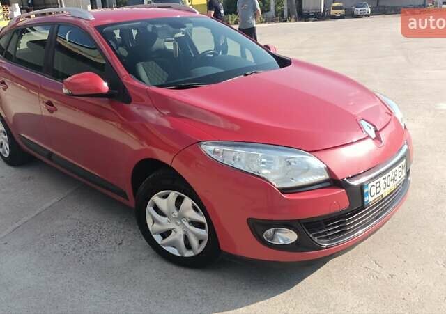 Червоний Рено Меган, об'ємом двигуна 1.46 л та пробігом 191 тис. км за 6800 $, фото 3 на Automoto.ua