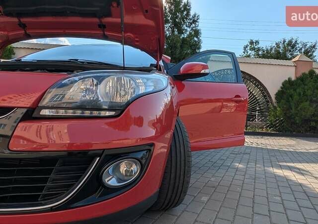 Красный Рено Меган, объемом двигателя 1.46 л и пробегом 187 тыс. км за 9500 $, фото 23 на Automoto.ua