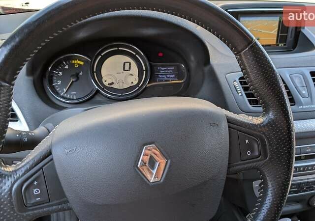 Красный Рено Меган, объемом двигателя 1.46 л и пробегом 187 тыс. км за 9500 $, фото 9 на Automoto.ua