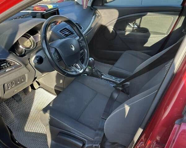 Красный Рено Меган, объемом двигателя 1.5 л и пробегом 291 тыс. км за 7100 $, фото 10 на Automoto.ua