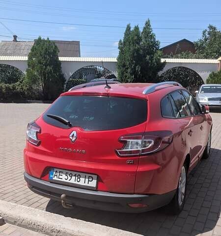 Красный Рено Меган, объемом двигателя 1.46 л и пробегом 187 тыс. км за 9500 $, фото 5 на Automoto.ua