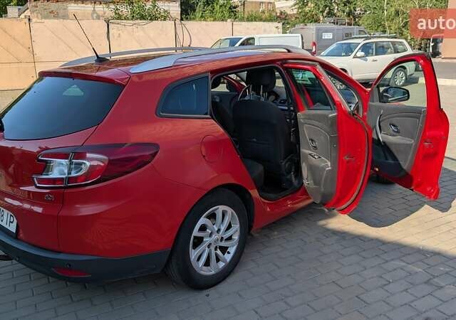Красный Рено Меган, объемом двигателя 1.46 л и пробегом 187 тыс. км за 9500 $, фото 18 на Automoto.ua