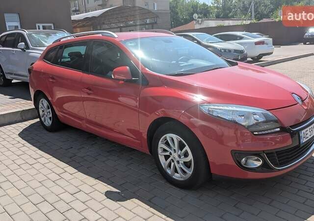 Красный Рено Меган, объемом двигателя 1.46 л и пробегом 187 тыс. км за 9500 $, фото 4 на Automoto.ua