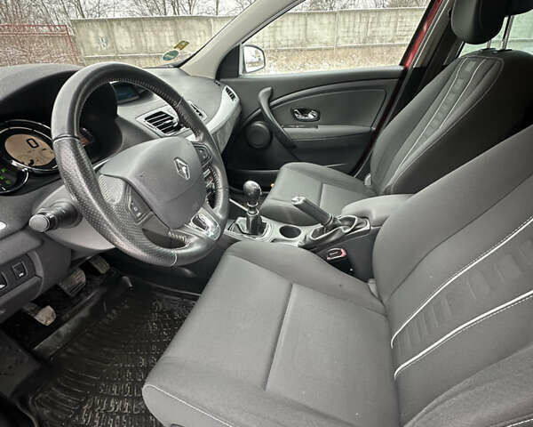 Красный Рено Меган, объемом двигателя 1.46 л и пробегом 225 тыс. км за 7900 $, фото 14 на Automoto.ua