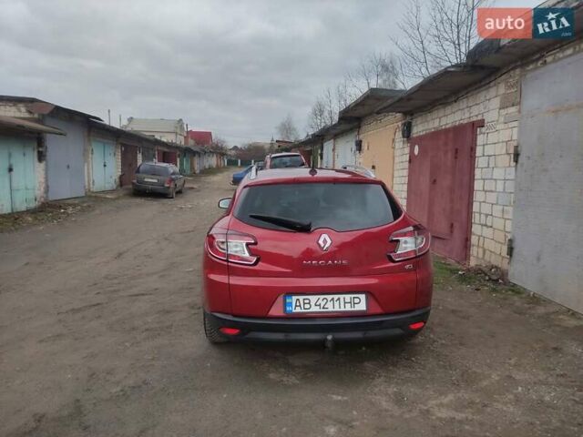 Красный Рено Меган, объемом двигателя 1.46 л и пробегом 240 тыс. км за 8100 $, фото 7 на Automoto.ua
