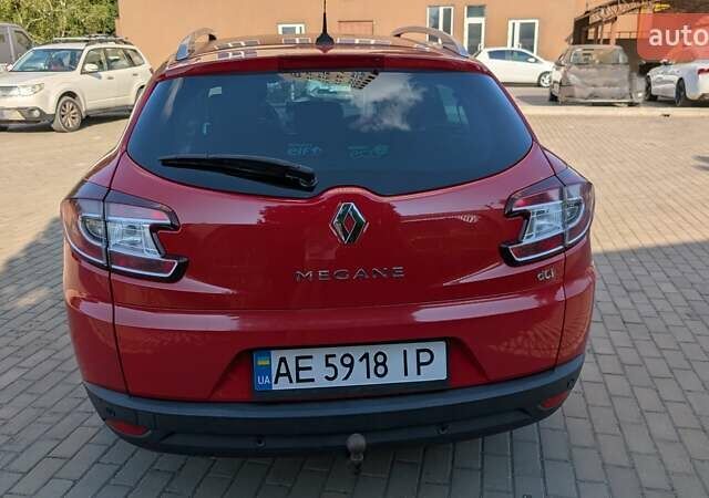 Красный Рено Меган, объемом двигателя 1.46 л и пробегом 187 тыс. км за 9500 $, фото 29 на Automoto.ua