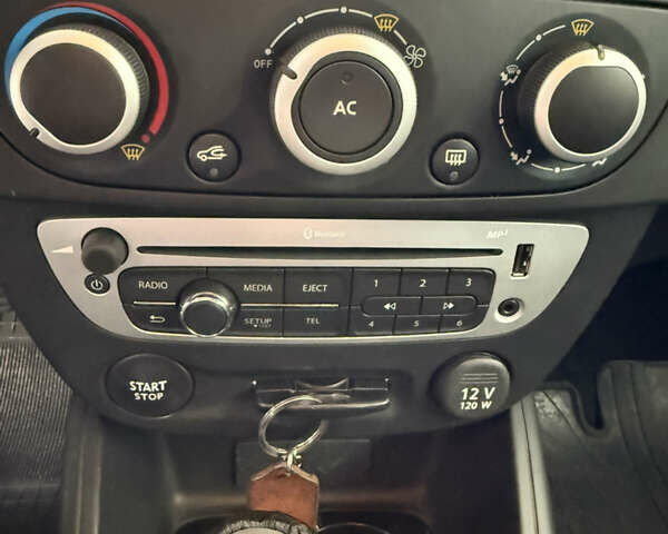 Красный Рено Меган, объемом двигателя 1.46 л и пробегом 181 тыс. км за 6800 $, фото 14 на Automoto.ua