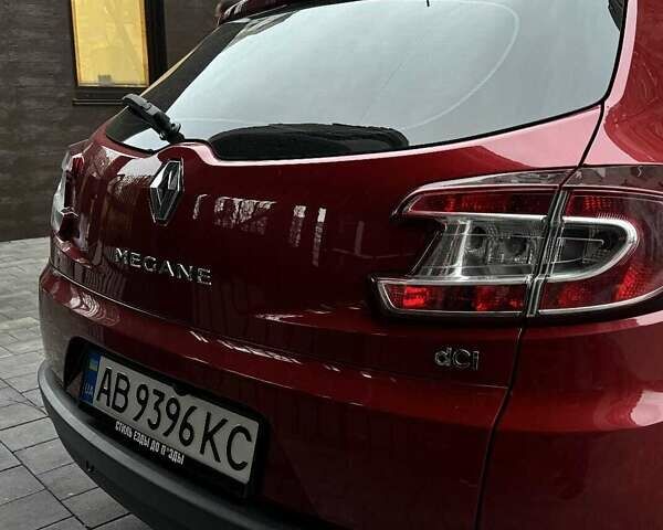 Красный Рено Меган, объемом двигателя 1.5 л и пробегом 257 тыс. км за 8500 $, фото 7 на Automoto.ua