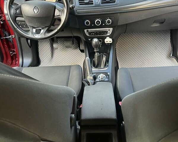 Красный Рено Меган, объемом двигателя 1.5 л и пробегом 291 тыс. км за 7100 $, фото 5 на Automoto.ua
