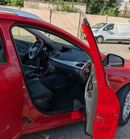 Красный Рено Меган, объемом двигателя 1.46 л и пробегом 187 тыс. км за 9500 $, фото 19 на Automoto.ua