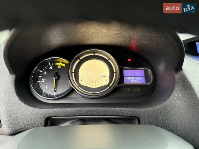 Червоний Рено Меган, об'ємом двигуна 1.46 л та пробігом 183 тис. км за 8900 $, фото 12 на Automoto.ua