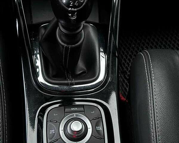 Красный Рено Меган, объемом двигателя 1.5 л и пробегом 257 тыс. км за 8500 $, фото 12 на Automoto.ua