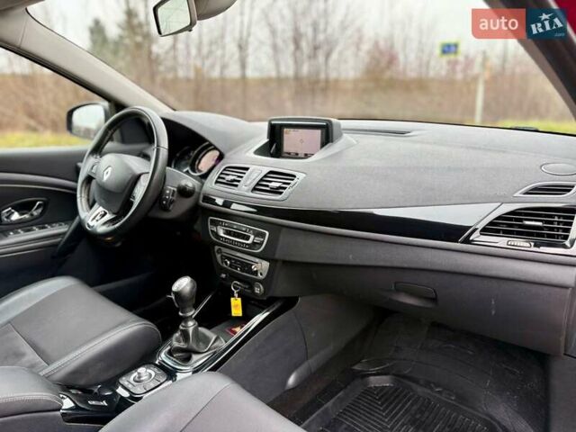 Червоний Рено Меган, об'ємом двигуна 1.46 л та пробігом 248 тис. км за 8350 $, фото 24 на Automoto.ua