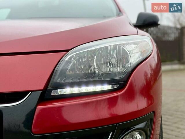Червоний Рено Меган, об'ємом двигуна 1.46 л та пробігом 248 тис. км за 8350 $, фото 15 на Automoto.ua