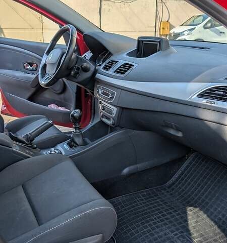 Красный Рено Меган, объемом двигателя 1.46 л и пробегом 187 тыс. км за 9500 $, фото 20 на Automoto.ua