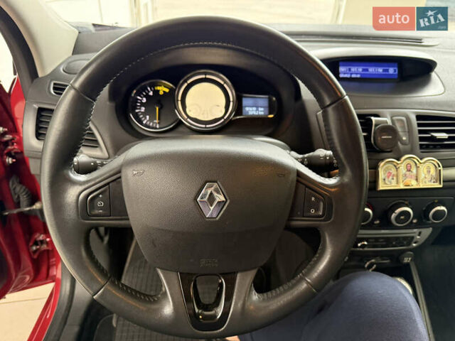 Красный Рено Меган, объемом двигателя 1.46 л и пробегом 181 тыс. км за 6800 $, фото 13 на Automoto.ua