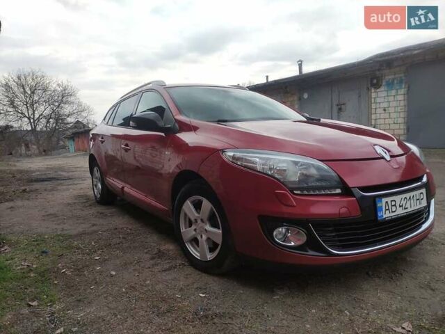 Красный Рено Меган, объемом двигателя 1.46 л и пробегом 240 тыс. км за 8100 $, фото 10 на Automoto.ua