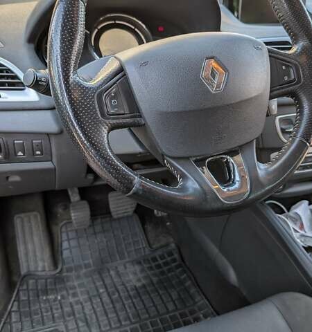 Красный Рено Меган, объемом двигателя 1.46 л и пробегом 187 тыс. км за 9500 $, фото 10 на Automoto.ua