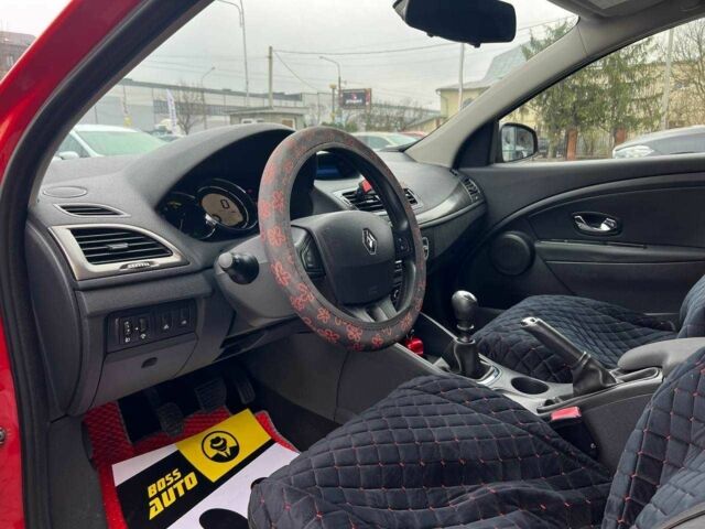 Красный Рено Меган, объемом двигателя 1.5 л и пробегом 212 тыс. км за 8200 $, фото 9 на Automoto.ua