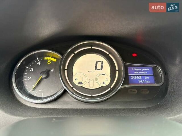 Червоний Рено Меган, об'ємом двигуна 1.46 л та пробігом 248 тис. км за 8350 $, фото 28 на Automoto.ua