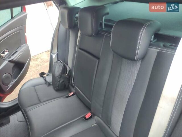 Красный Рено Меган, объемом двигателя 1.46 л и пробегом 240 тыс. км за 8100 $, фото 13 на Automoto.ua