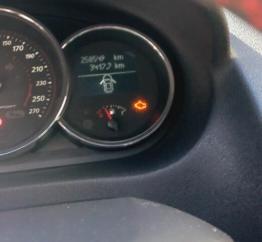 Красный Рено Меган, объемом двигателя 0 л и пробегом 258 тыс. км за 9200 $, фото 15 на Automoto.ua