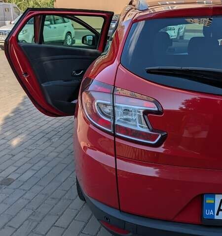 Красный Рено Меган, объемом двигателя 1.46 л и пробегом 187 тыс. км за 9500 $, фото 17 на Automoto.ua