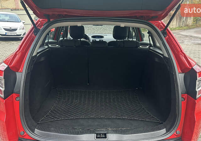 Красный Рено Меган, объемом двигателя 1.5 л и пробегом 250 тыс. км за 8400 $, фото 2 на Automoto.ua