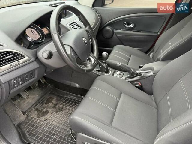 Червоний Рено Меган, об'ємом двигуна 1.5 л та пробігом 160 тис. км за 8800 $, фото 39 на Automoto.ua