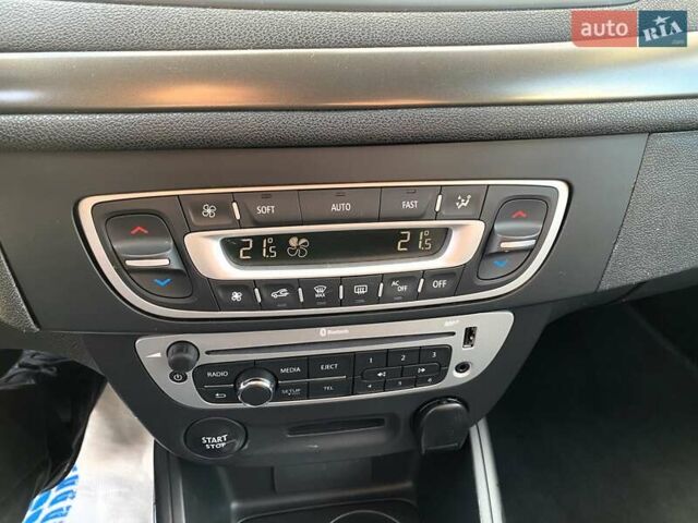 Червоний Рено Меган, об'ємом двигуна 1.5 л та пробігом 161 тис. км за 8650 $, фото 24 на Automoto.ua