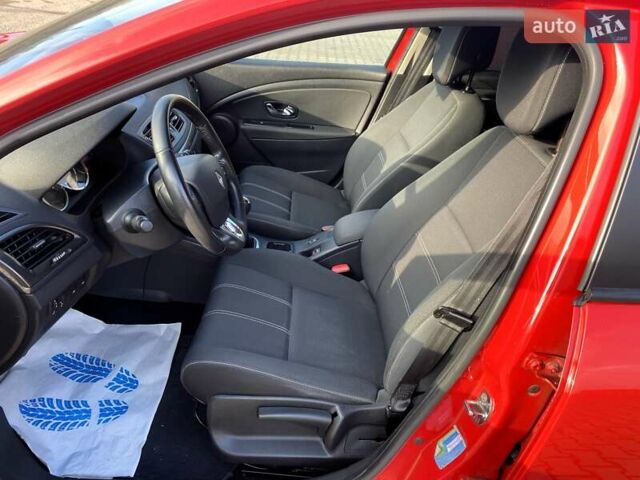 Червоний Рено Меган, об'ємом двигуна 1.5 л та пробігом 161 тис. км за 8650 $, фото 11 на Automoto.ua
