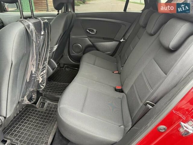 Червоний Рено Меган, об'ємом двигуна 1.5 л та пробігом 160 тис. км за 8800 $, фото 46 на Automoto.ua