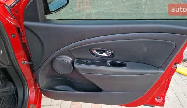 Червоний Рено Меган, об'ємом двигуна 1.5 л та пробігом 214 тис. км за 7300 $, фото 11 на Automoto.ua