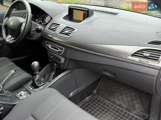 Червоний Рено Меган, об'ємом двигуна 1.5 л та пробігом 160 тис. км за 8800 $, фото 50 на Automoto.ua