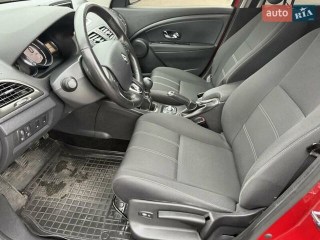 Червоний Рено Меган, об'ємом двигуна 1.5 л та пробігом 160 тис. км за 8800 $, фото 38 на Automoto.ua