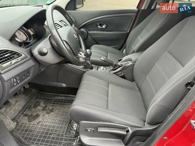 Червоний Рено Меган, об'ємом двигуна 1.5 л та пробігом 160 тис. км за 8800 $, фото 37 на Automoto.ua