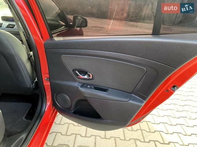 Червоний Рено Меган, об'ємом двигуна 1.5 л та пробігом 161 тис. км за 8650 $, фото 16 на Automoto.ua