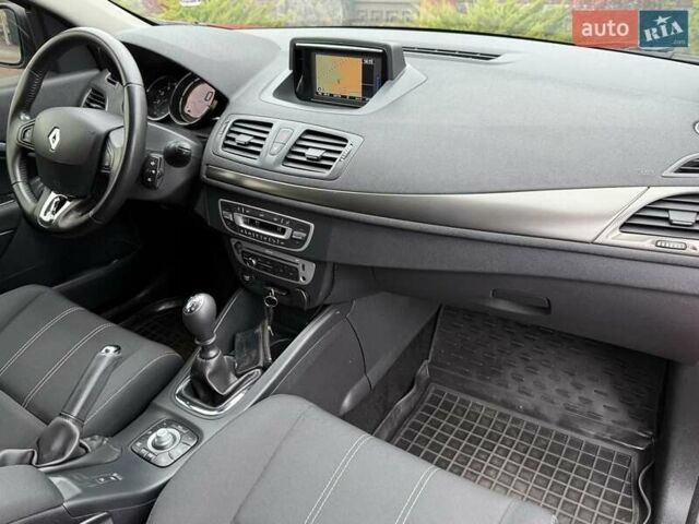 Червоний Рено Меган, об'ємом двигуна 1.5 л та пробігом 160 тис. км за 8800 $, фото 52 на Automoto.ua