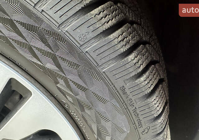 Красный Рено Меган, объемом двигателя 1.5 л и пробегом 250 тыс. км за 8400 $, фото 9 на Automoto.ua