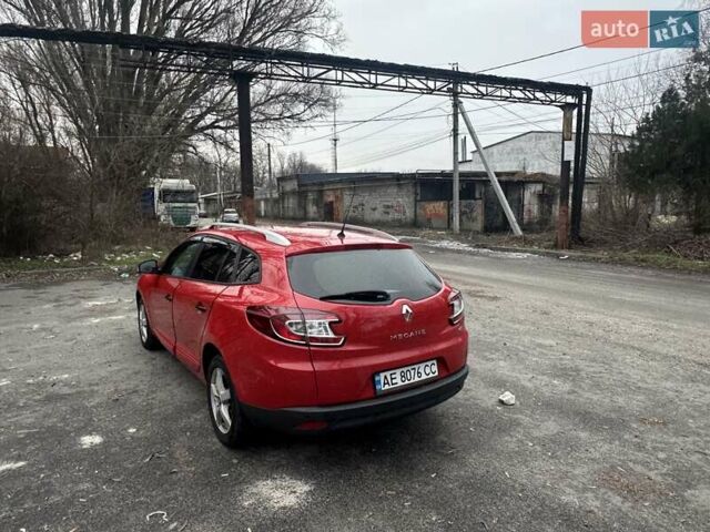 Красный Рено Меган, объемом двигателя 1.46 л и пробегом 190 тыс. км за 8600 $, фото 8 на Automoto.ua