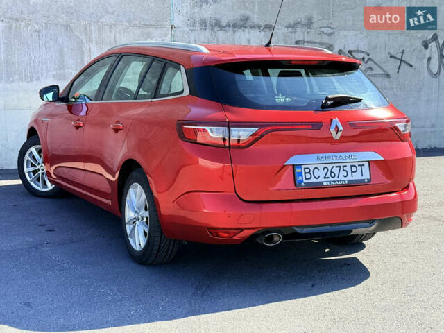 Красный Рено Меган, объемом двигателя 1.2 л и пробегом 130 тыс. км за 10200 $, фото 7 на Automoto.ua
