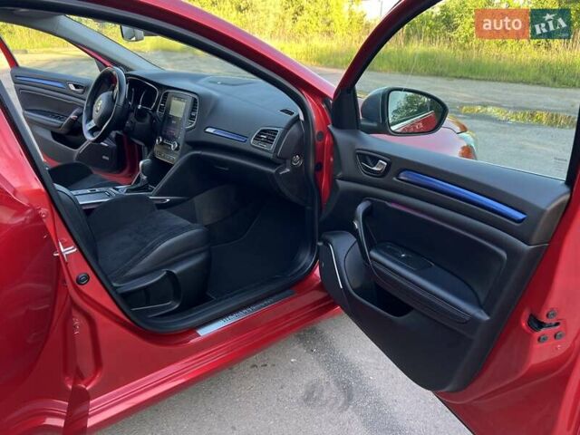 Красный Рено Меган, объемом двигателя 1.6 л и пробегом 219 тыс. км за 13750 $, фото 74 на Automoto.ua