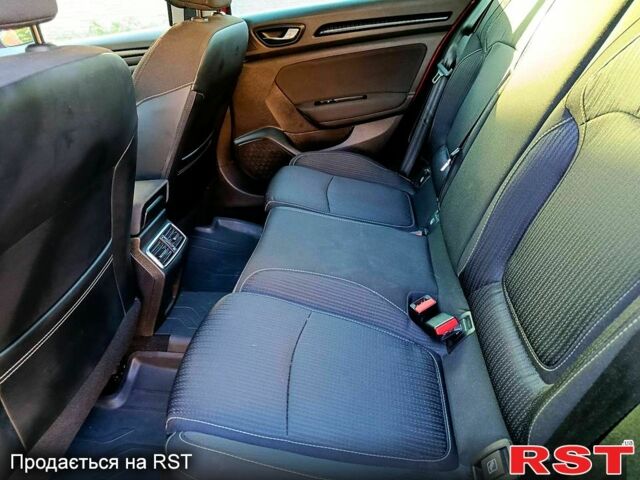 Красный Рено Меган, объемом двигателя 1.5 л и пробегом 220 тыс. км за 12000 $, фото 9 на Automoto.ua