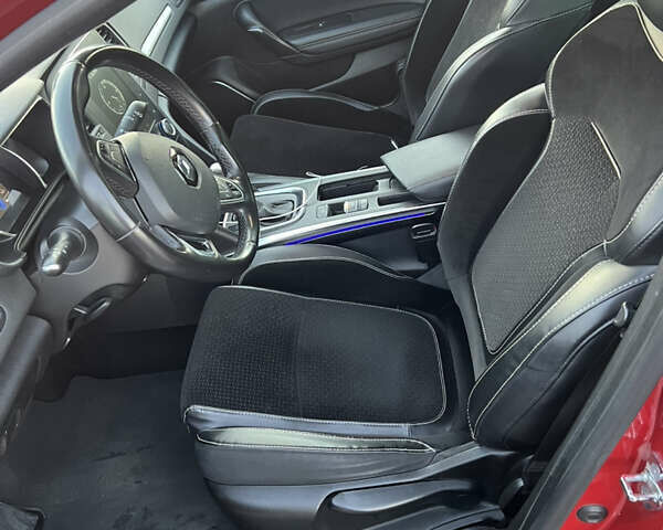 Красный Рено Меган, объемом двигателя 1.46 л и пробегом 285 тыс. км за 12300 $, фото 10 на Automoto.ua