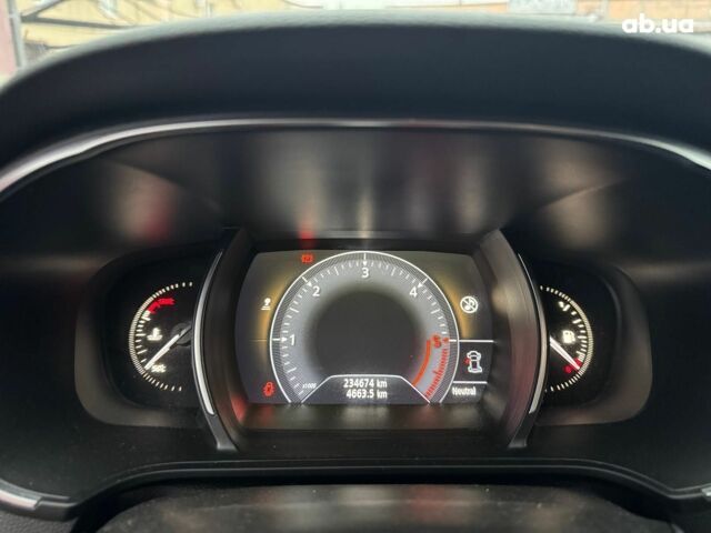 Красный Рено Меган, объемом двигателя 1.5 л и пробегом 235 тыс. км за 14500 $, фото 17 на Automoto.ua