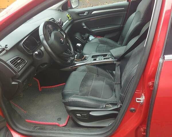 Красный Рено Меган, объемом двигателя 1.46 л и пробегом 235 тыс. км за 14000 $, фото 4 на Automoto.ua