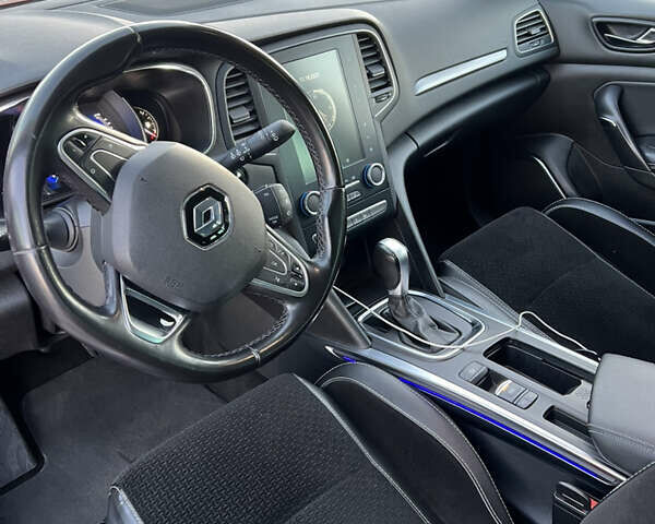 Красный Рено Меган, объемом двигателя 1.46 л и пробегом 285 тыс. км за 12300 $, фото 9 на Automoto.ua