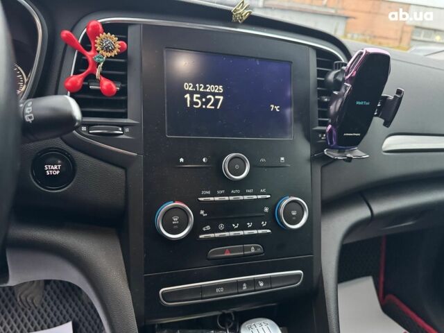 Красный Рено Меган, объемом двигателя 1.5 л и пробегом 235 тыс. км за 14500 $, фото 19 на Automoto.ua