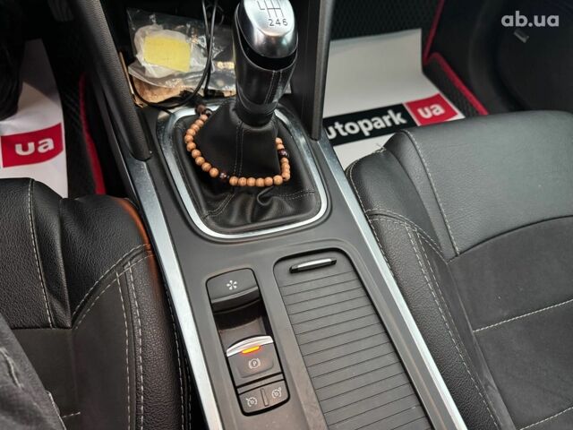 Красный Рено Меган, объемом двигателя 1.5 л и пробегом 235 тыс. км за 14500 $, фото 22 на Automoto.ua